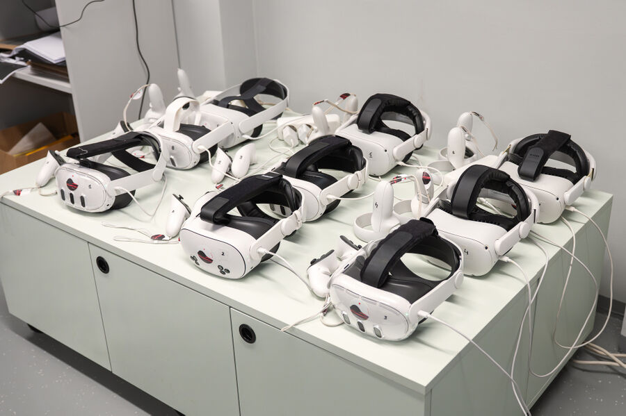 A pile of VR headsets for VIRTUAL/MIXED REALITY IN ARTISTIC PROCESSES, Workshop with Flavia Mazzanti and Manuel Bonell (Immerea) for Vienna Digital Cultures 2026.